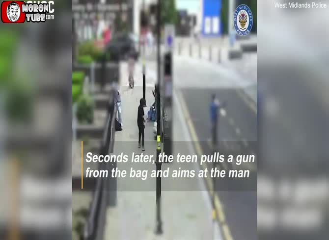 Video :A young man who drew a pistol on the street was pursued and arrested (5 years in jail)